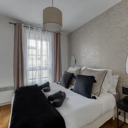 Ferienwohnung Metro - Ascenseur - Parking - Wifi - 4 Pers - Easy Check In Asnières Exterior foto