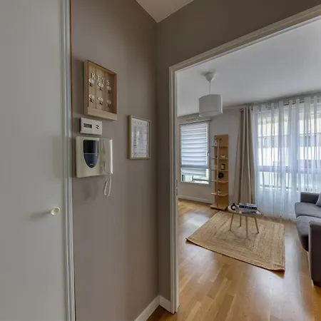 Ferienwohnung Metro - Ascenseur - Parking - Wifi - 4 Pers - Easy Check In Asnières Exterior foto
