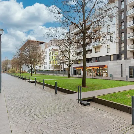 Ferienwohnung Metro - Ascenseur - Parking - Wifi - 4 Pers - Easy Check In Asnières Exterior foto