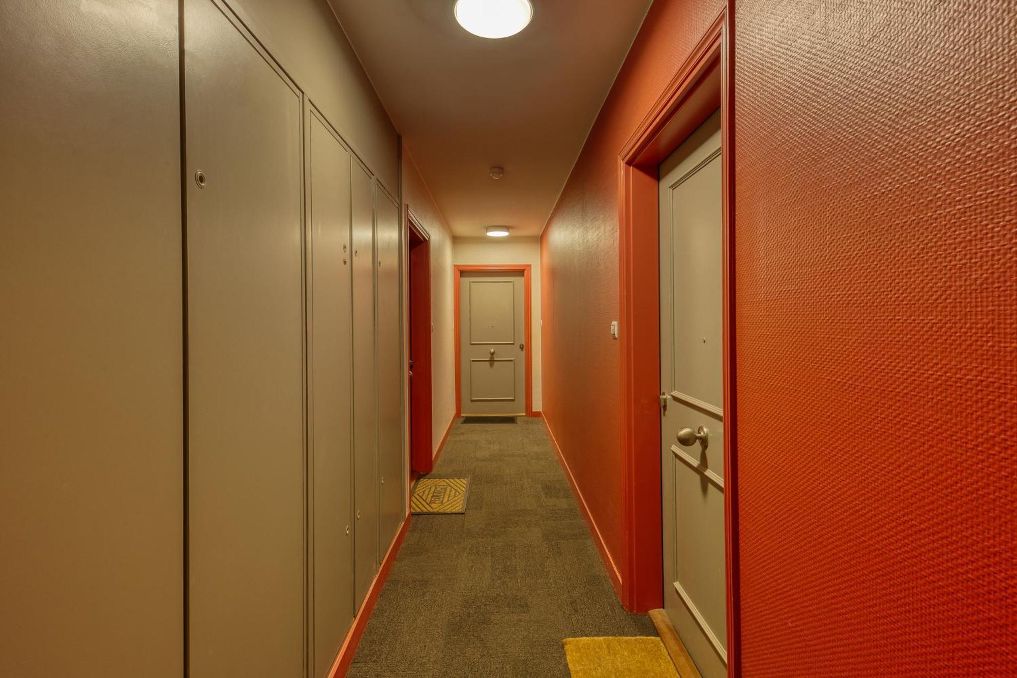 Apartment Metro - Ascenseur - Parking - Wifi - 4 Pers - Easy Check In