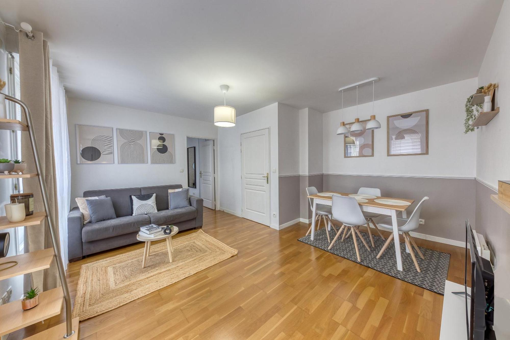 Apartment Metro - Ascenseur - Parking - Wifi - 4 Pers - Easy Check In
