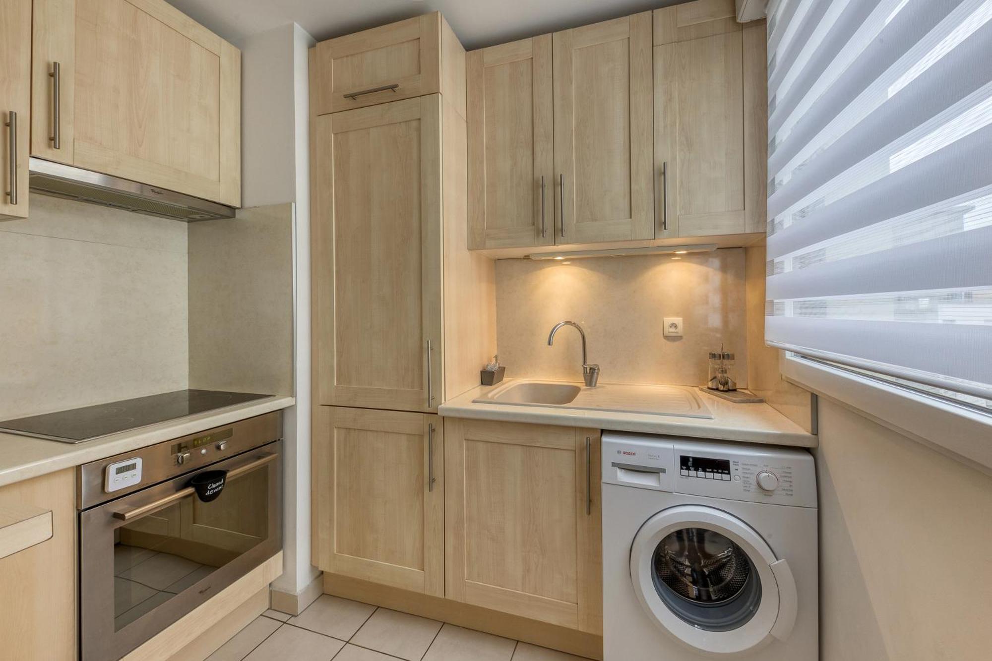 Metro - Ascenseur - Parking - Wifi - 4 Pers - Easy Check In Apartment *