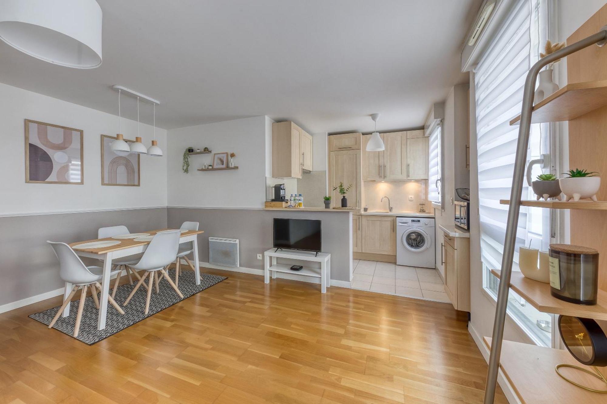 Metro - Ascenseur - Parking - Wifi - 4 Pers - Easy Check In * Asnieres-sur-Seine