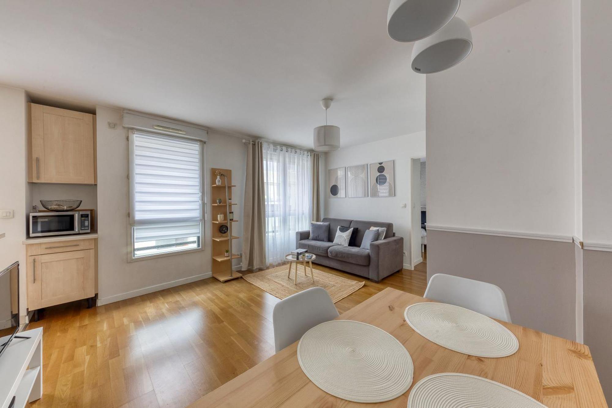 Metro - Ascenseur - Parking - Wifi - 4 Pers - Easy Check In Apartment *