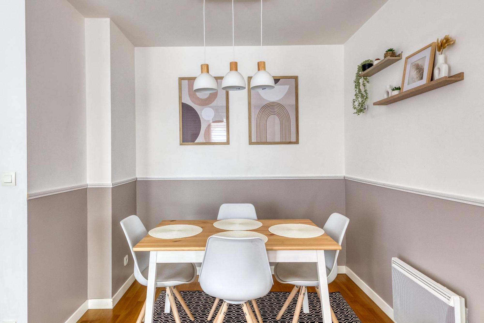 Apartment Metro - Ascenseur - Parking - Wifi - 4 Pers - Easy Check In *