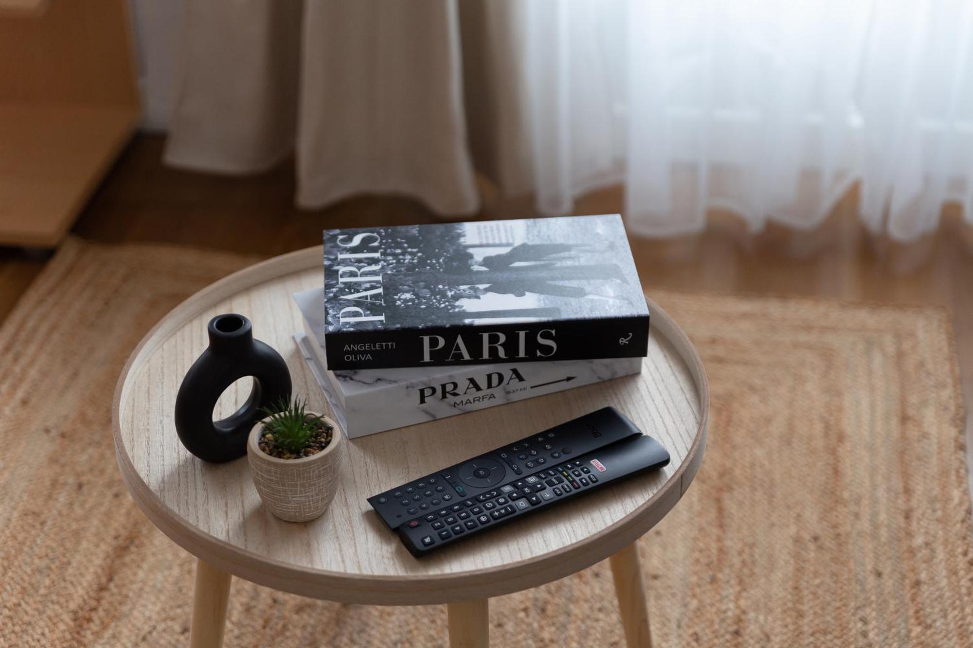 Metro - Ascenseur - Parking - Wifi - 4 Pers - Easy Check In Apartment *